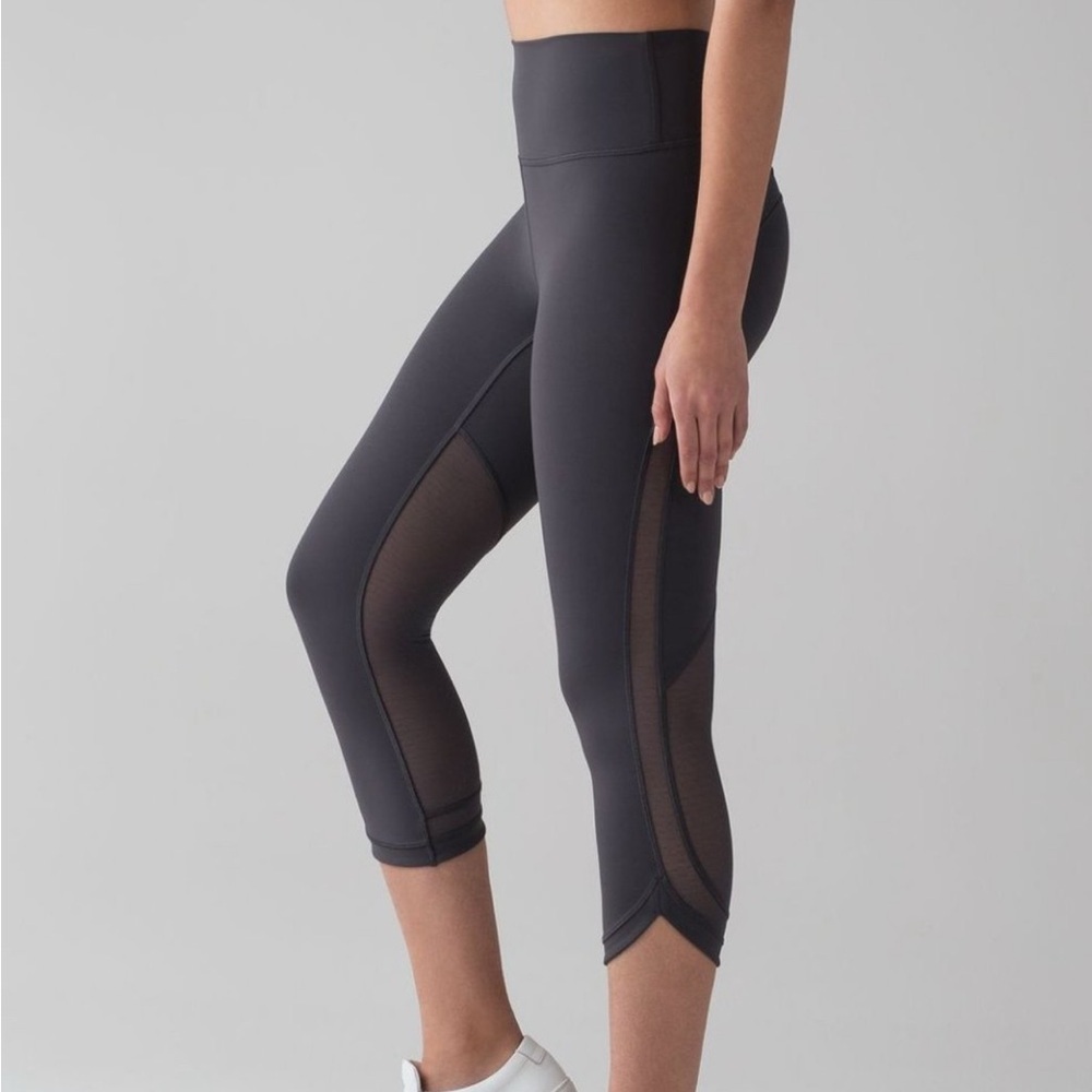 Lululemon High Rise Black Leggings Tights Yoga
Athletic Sport Pant Womens size 6